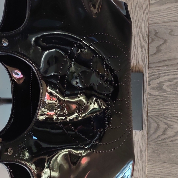 Beautiful shoulder bag by Tory Burch 🌼☘️🍀 - Picture 2 of 12